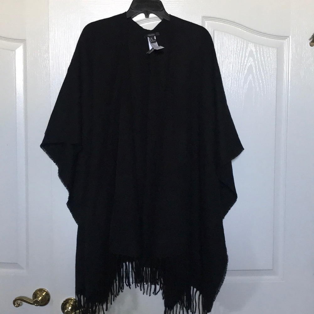 Women’s Black Knit Shawl